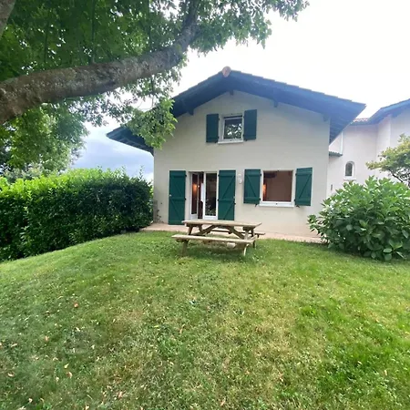 Maison Mitoyenne Au Coeur Du Pays Basque Proche Mer, Montagne * Mendionde